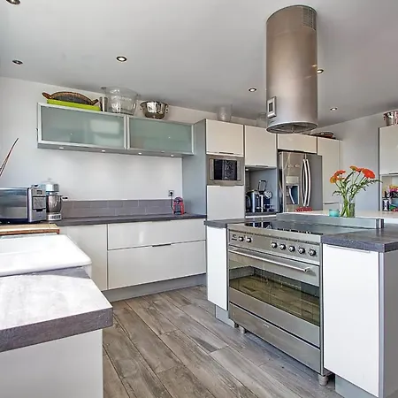 Seafront 4 Bedroom With Pool - Dodo Et Tartine