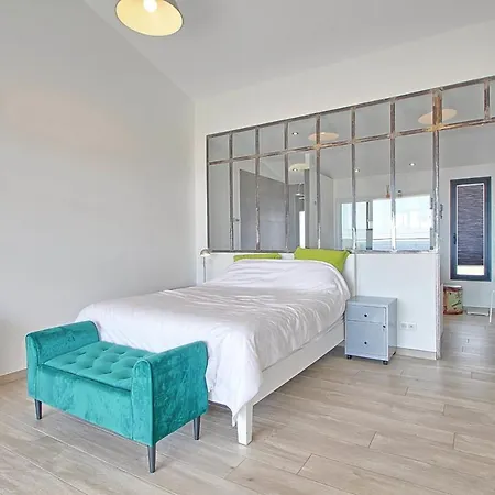 Вилла Seafront 4 Bedroom With Pool - Dodo Et Tartine Йер