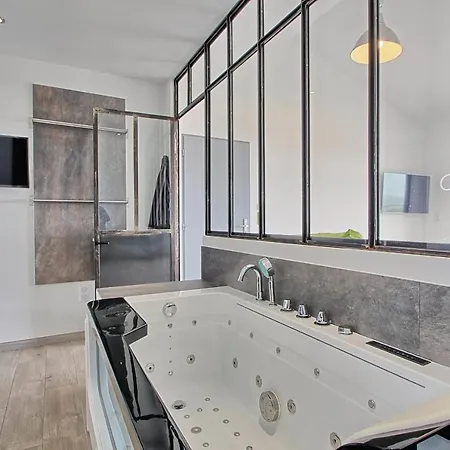 Вилла Seafront 4 Bedroom With Pool - Dodo Et Tartine