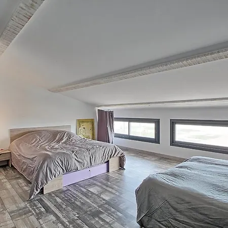 Seafront 4 Bedroom With Pool - Dodo Et Tartine Вилла