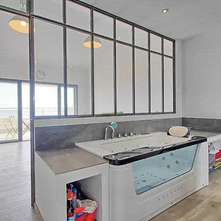 Seafront 4 Bedroom With Pool - Dodo Et Tartine * Йер
